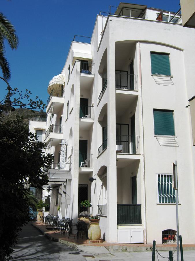 Hotel Al Capo Varigotti Ngoại thất bức ảnh